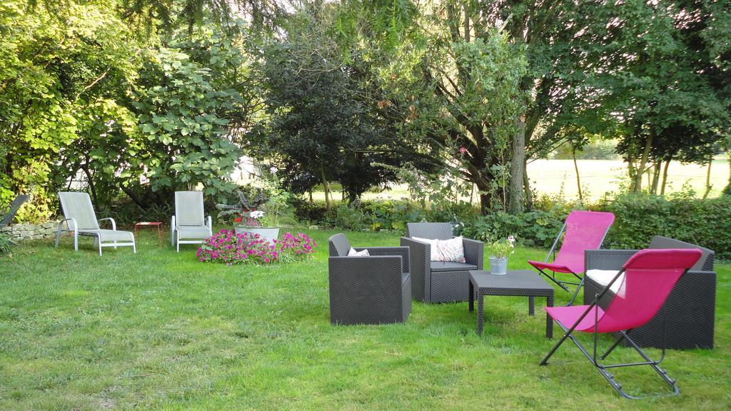 Les 2 Madeleine Bed & Breakfast Saint-Saturnin-du-Bois Eksteriør bilde