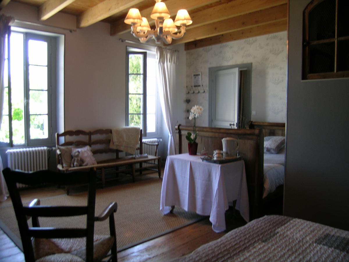 Les 2 Madeleine Bed & Breakfast Saint-Saturnin-du-Bois Eksteriør bilde