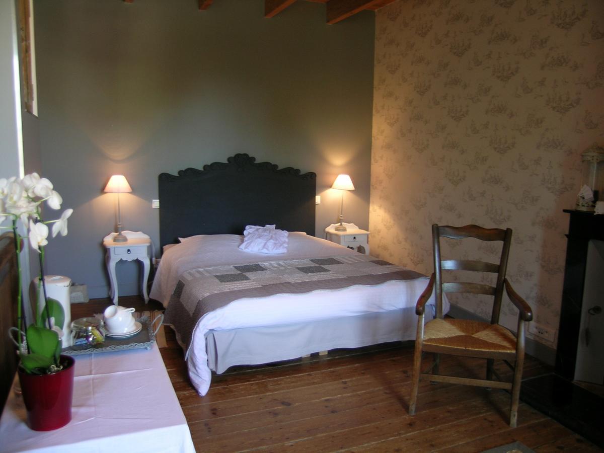 Les 2 Madeleine Bed & Breakfast Saint-Saturnin-du-Bois Eksteriør bilde
