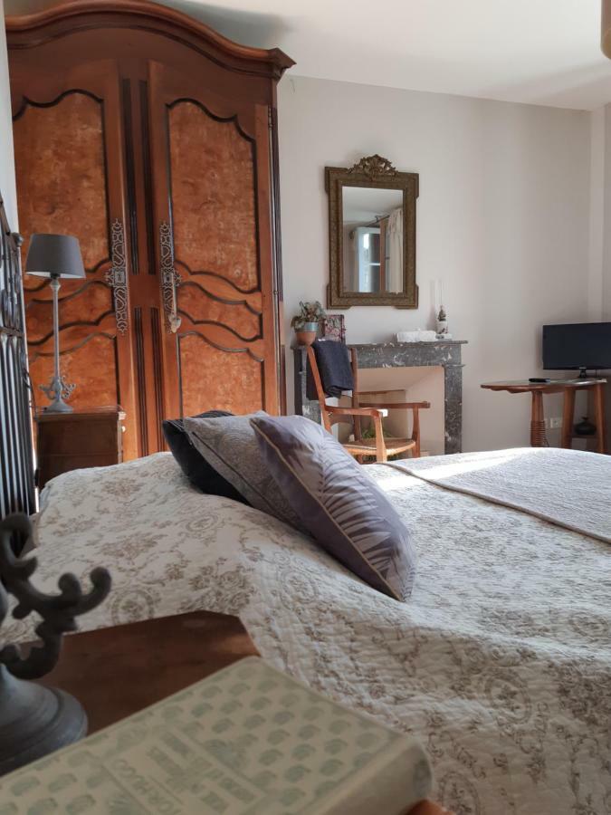 Les 2 Madeleine Bed & Breakfast Saint-Saturnin-du-Bois Eksteriør bilde