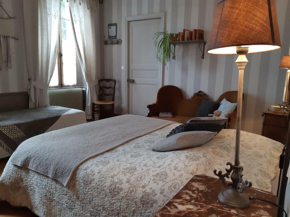 Les 2 Madeleine Bed & Breakfast Saint-Saturnin-du-Bois Eksteriør bilde