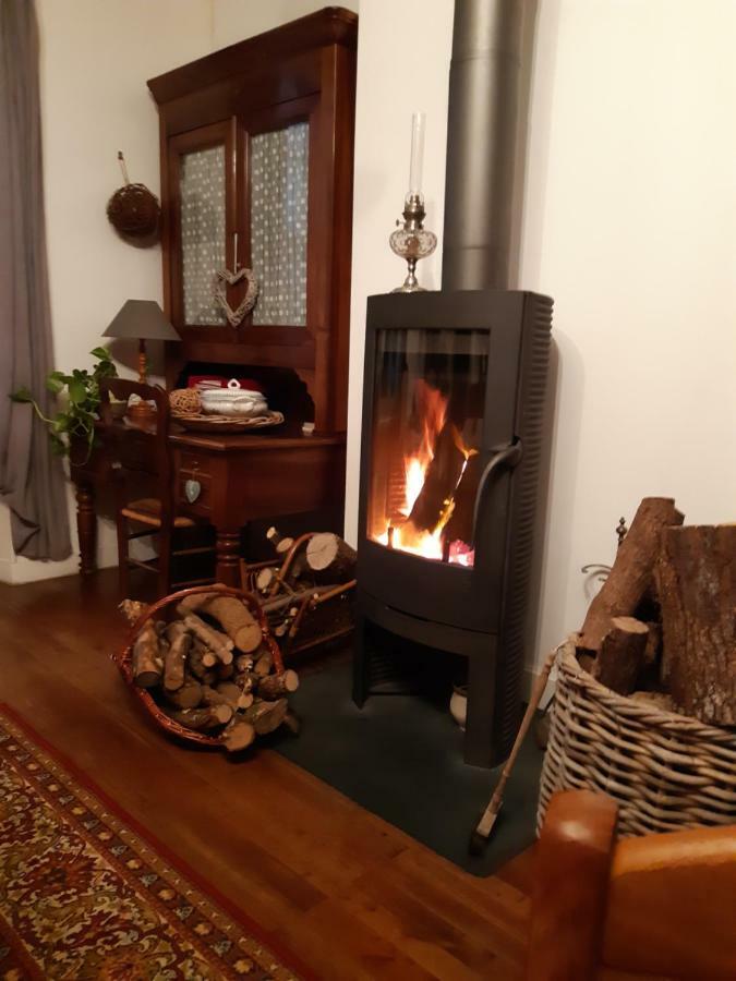 Les 2 Madeleine Bed & Breakfast Saint-Saturnin-du-Bois Eksteriør bilde