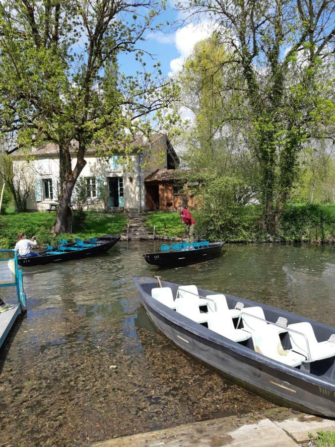 Les 2 Madeleine Bed & Breakfast Saint-Saturnin-du-Bois Eksteriør bilde